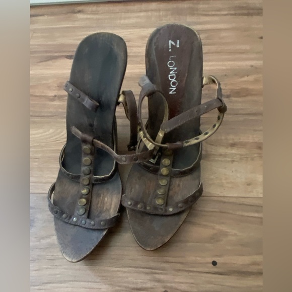 Wood Heels - Picture 11 of 11